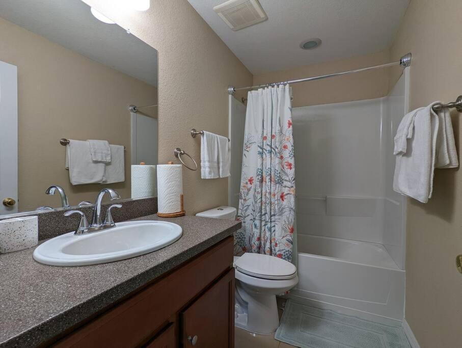 3Bed & 2Bath Property Couple Minutes From Siesta Key Beach & Downtown Sarasota Bagian luar foto